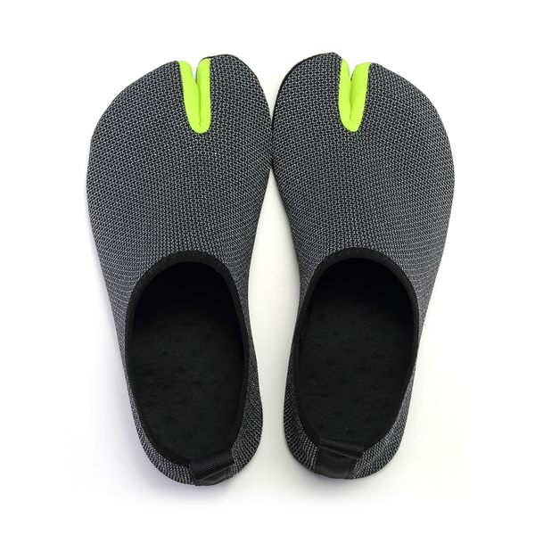 D09 Split-Toe Aqua Sock