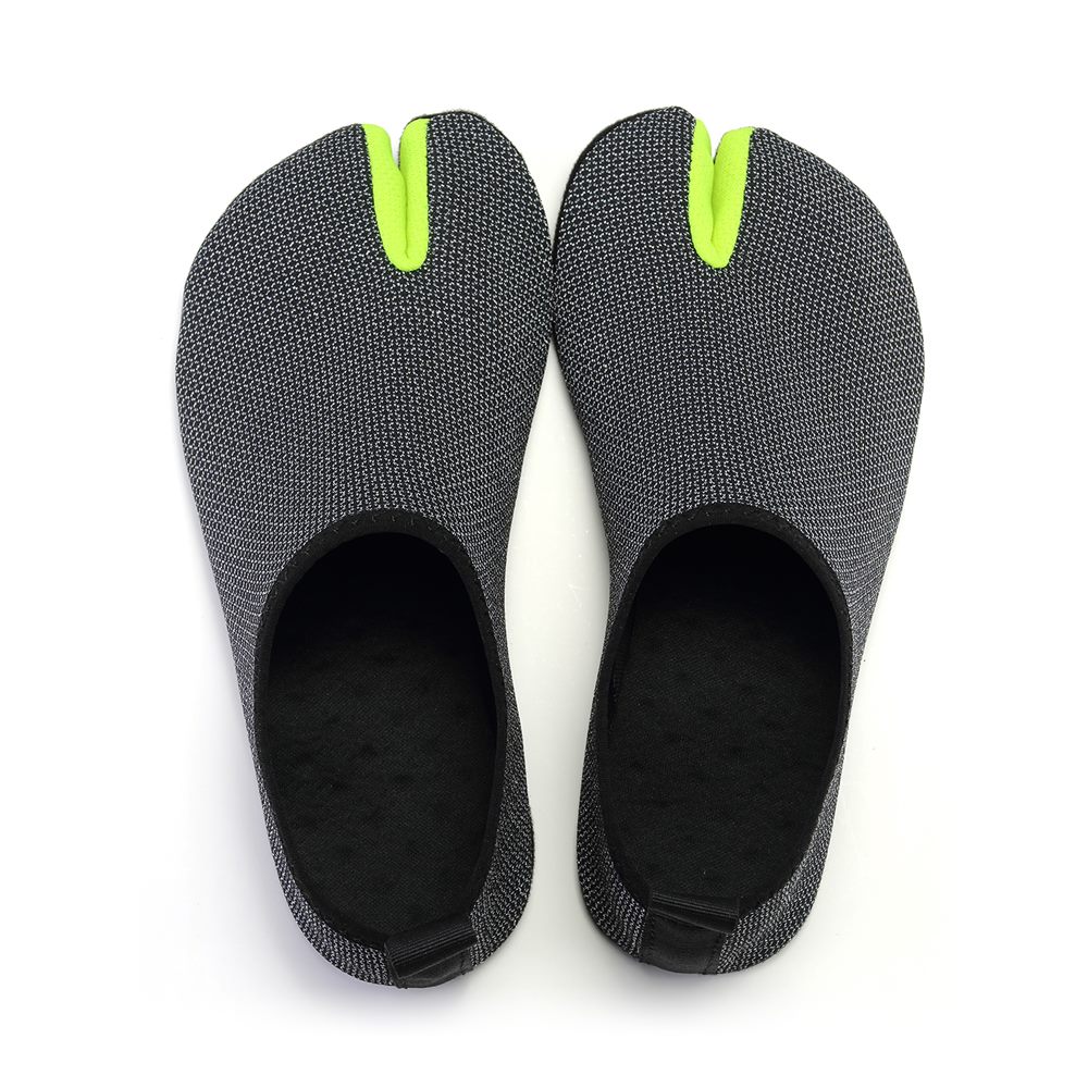 D09 Split-Toe Aqua Sock